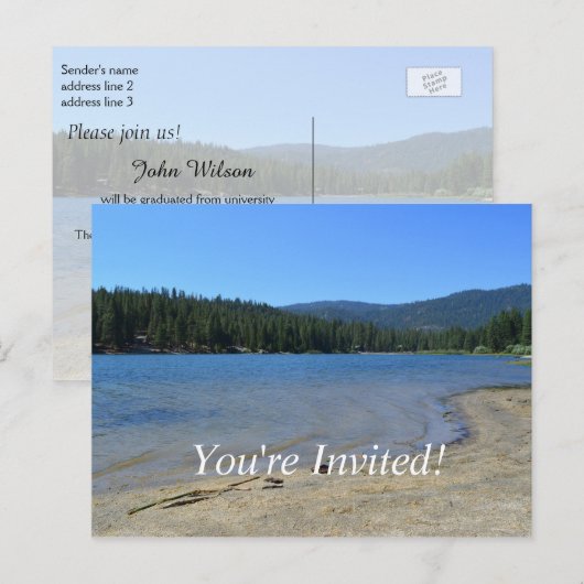 mooie meer, blauwe hemel, met bomen afgestudeerde uitnodiging briefkaart (Voorkant / Achterkant)