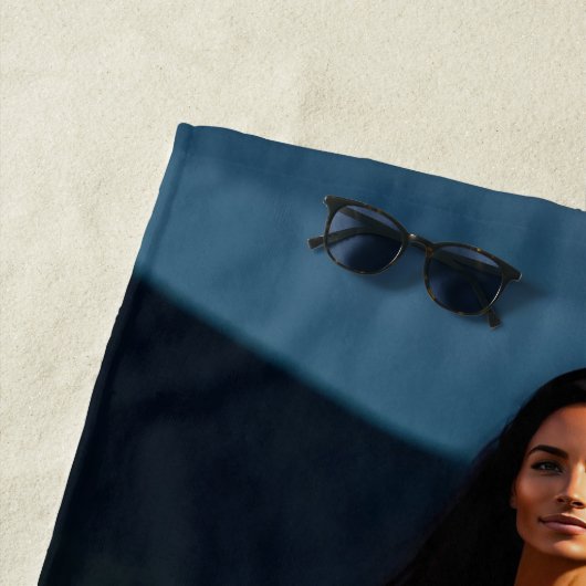 Mooie meisjesmodel in een roze handdoek (In situ)