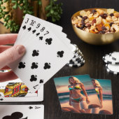 Mooie meisjespoot in bikini-speelkaarten pokerkaarten (Insitu)