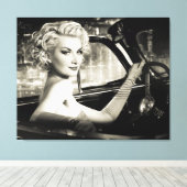 Mooie mensen trekken vrouwen terug in Converteerba Canvas Afdruk (Insitu (Houten vloer))