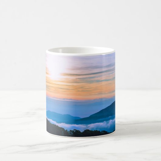 Mooie mist met bergen koffiemok (Center)