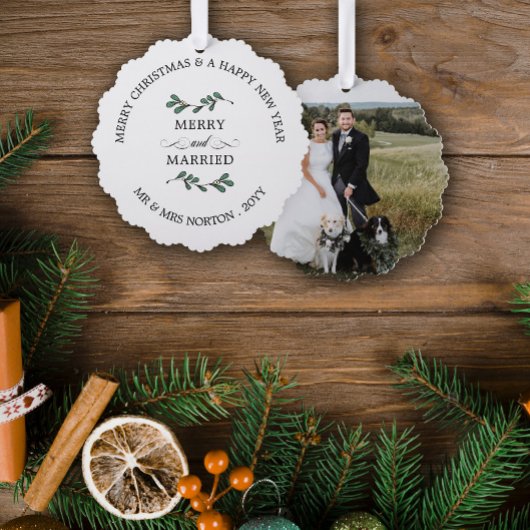 Mooie Mistletoe Merry Married Christmas Foto Ornament Kaart