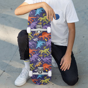 Mooie moderne kleurrijke leuke dinosaurus kinderpa persoonlijk skateboard