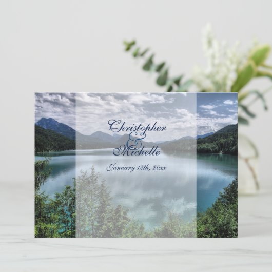 Mooie Mountain Lake bruiloft uitnodiging (Staand voorkant)