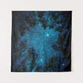 Mooie nachtelijke hemel, de Melkweg en de bomen. Wandkleed (Voorkant (horizontaal))