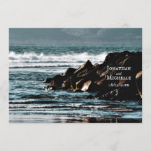 Mooie Oceaan, golven en rotsen strand bruiloft