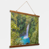 Mooie ontspannende Blue Unique Waterval in Oerwoud Hangend Wandkleed (Gebogen)