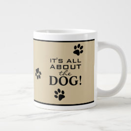 Mooie op maat gemaakte typografie van hondenpoten  grote koffiekop