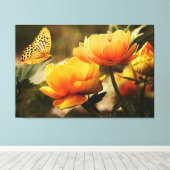 Mooie Oranje bloemen met Natuur van de vlinder Canvas Afdruk (Insitu (Houten vloer))