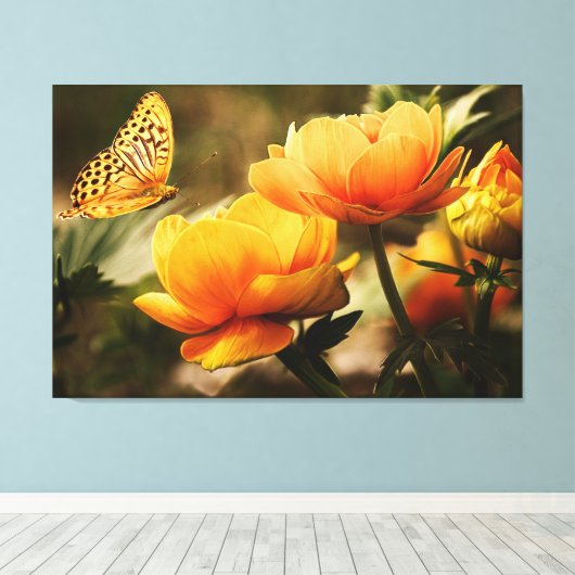 Mooie Oranje bloemen met Natuur van de vlinder Canvas Afdruk (Insitu (Houten vloer))