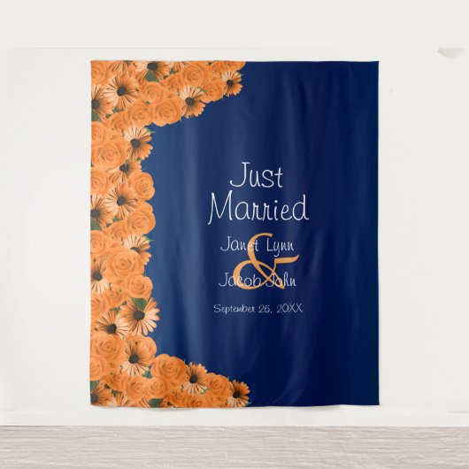 Mooie Oranje Roos en Marineblauw II Wandkleed (Voorkant)