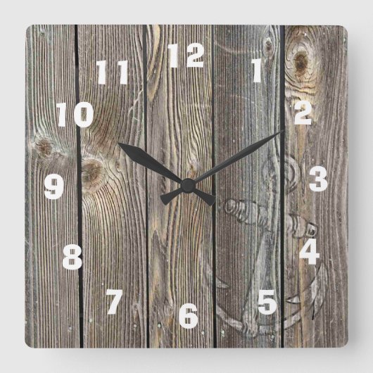 Mooie oude houten klok met witte anker (Voorkant)