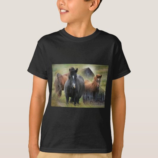 Mooie paarden en bijtende Barn T-shirt (Voorkant)
