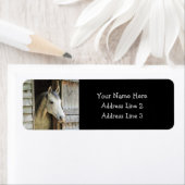 Mooie paarden en Rustic Barn Etiket (Insitu)