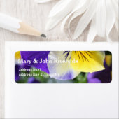 mooie paarse en gele pantserbloemen etiket (Insitu)