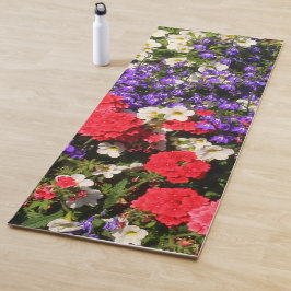 Mooie Paarse, rode en witte jaarbloemen Yogamat
