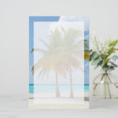 Mooie palmbomen op een tropisch strand briefpapier (Staand voorkant)