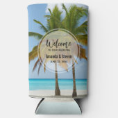 Mooie palmbomen op een tropisch strand bruiloft seltzer blikjeskoeler (Voorkant)
