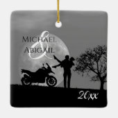 Mooie paren eerste kerstmotor liefde keramisch ornament (Achterkant)