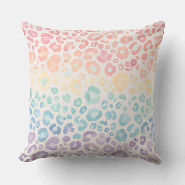 Mooie Pastel Accenten | Regenboog Luipaardprint Kussen (Voorkant)