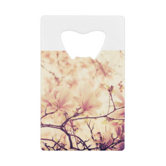 Mooie pastel magnolia bloem creditkaart flessenopener
