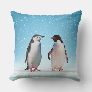 Mooie Penguin Couple op Light Blue Kussen