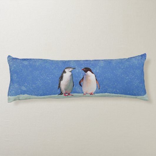 Mooie Penguin Couple op Sky Blue Lichaamskussen (Achterkant)