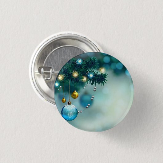 Mooie pijnboom met blauw kerstbal ronde button 3,2 cm (Voorkant /achterkant)