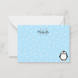Mooie pinguïn cartoon sneeuw aangepaste monogram notitiekaartje