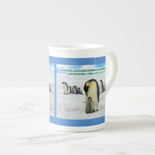 Mooie Pinguïn Schrift 1 Johannes 4:16 Porselein Kop (Voorkant rechts)