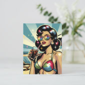 Mooie Pinup Vrouw met een Cola op het Strand Briefkaart (Staand voorkant)