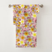 Mooie Plumeria Bloemen op Roze Badhanddoek Set Bad Handdoek (Insitu)