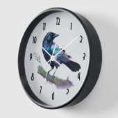 Mooie Raven op een boomtak (Hoek)