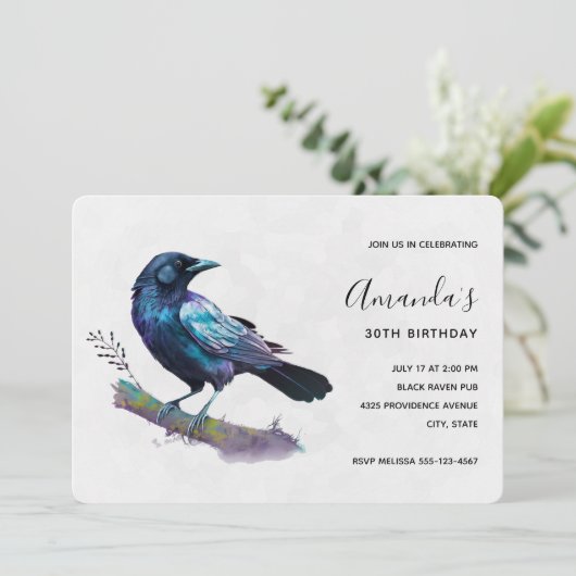 Mooie Raven op een boomtak Verjaardag Kaart (Staand voorkant)