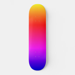 Mooie regenboogkleuren persoonlijk skateboard