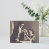 Mooie retro-koppel romantisch briefkaart (Staand voorkant)