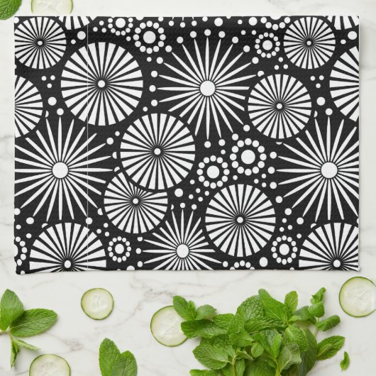 Mooie retro zwarte en witte handdoek (Gevouwen)