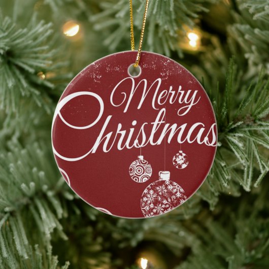 Mooie rode achtergrond met kerstdecoraties keramisch ornament (Boom)