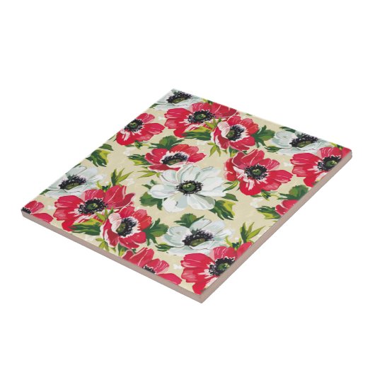 Mooie rode en witte papavers op crème geel tegeltje (Zijkant)