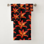 Mooie Rode Oranje Asiatische Lily Gran Paradiso Bad Handdoek (Insitu)
