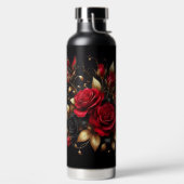 Mooie rode rozen en een vlinder waterfles (Links)