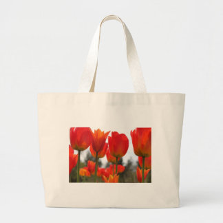 Mooie rode tulp bloemen. grote tote bag