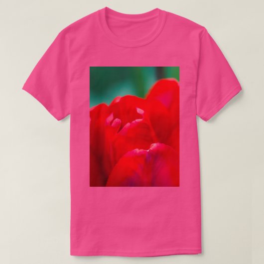 Mooie rode tulp op zachte, wazige groene achtergro t-shirt (Design voorkant)