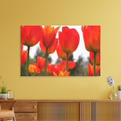 Mooie Rode Tulpbloemen. Canvas Afdruk (Insitu (Woonkamer))