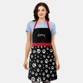 Mooie rode, zwarte en witte pootafdruk gepersonali schort (Gedragen)