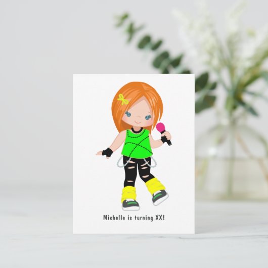 Mooie roodharige rockster meisje verjaardagsfeestj briefkaart (Staand voorkant)