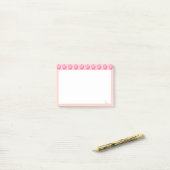 Mooie Roze Bloemen op Roze en Wit Post-it® Notes (Op bureau)