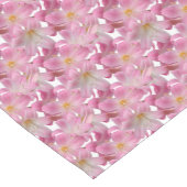 Mooie roze bloemen op wit medium tafelloper (Hoek)