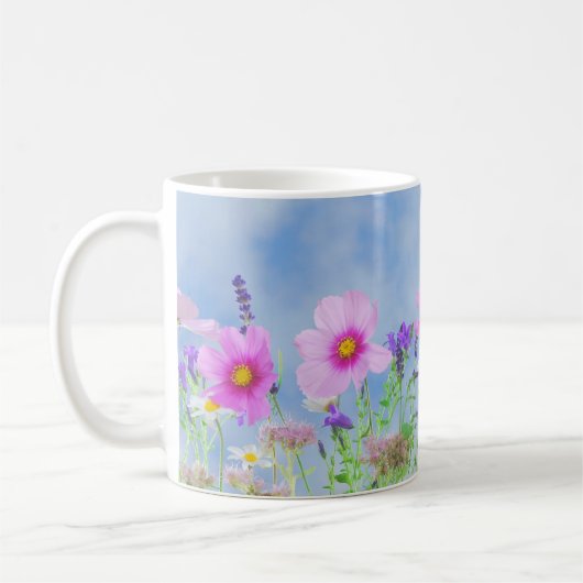 Mooie roze en paarse bloemen met Cloudy Sky Koffiemok (Links)