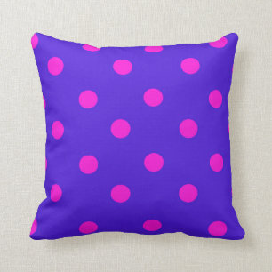 Mooie roze en paarse polka stippen kussen
